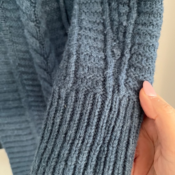 Gap Wool Sweater - Picture 3 of 5
